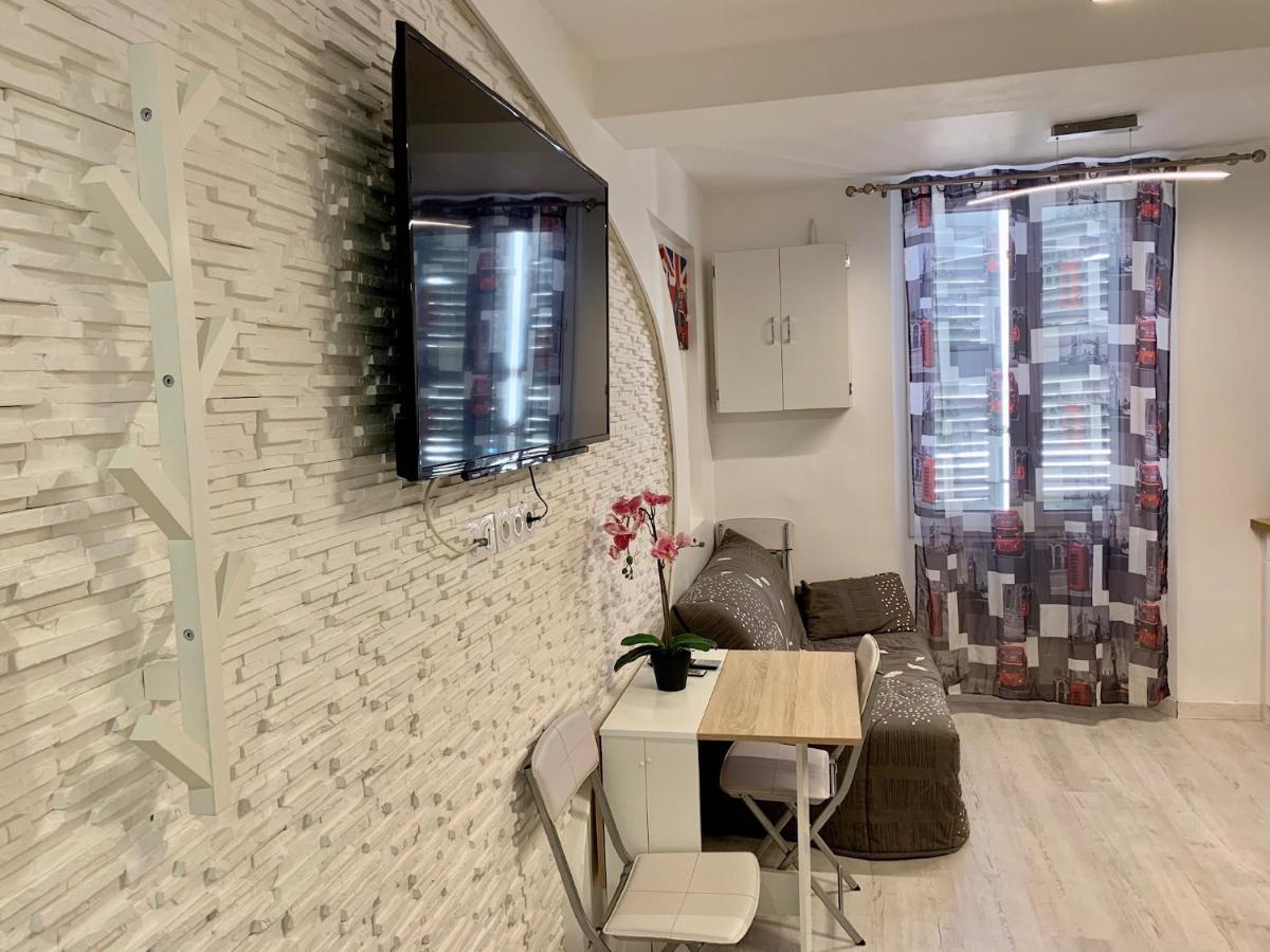 Magnifique Studio Au Coeur Historique De Fréjus מראה חיצוני תמונה