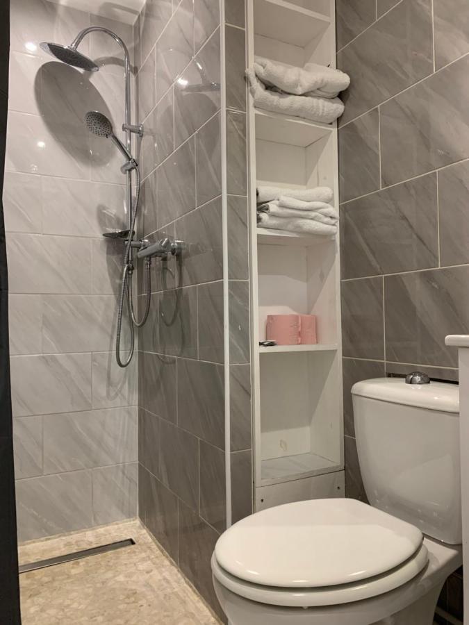 Magnifique Studio Au Coeur Historique De Fréjus מראה חיצוני תמונה